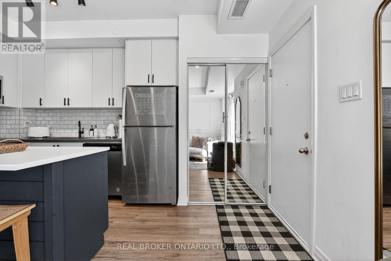 9 - 1238 Cawthra Road, Mississauga, Ontario  L5G 4K7 - Photo 6 - W12995432