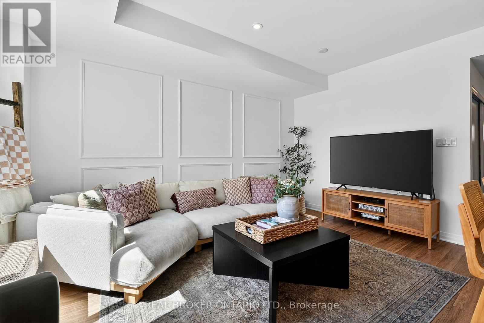 9 - 1238 Cawthra Road, Mississauga, Ontario  L5G 4K7 - Photo 8 - W12995432