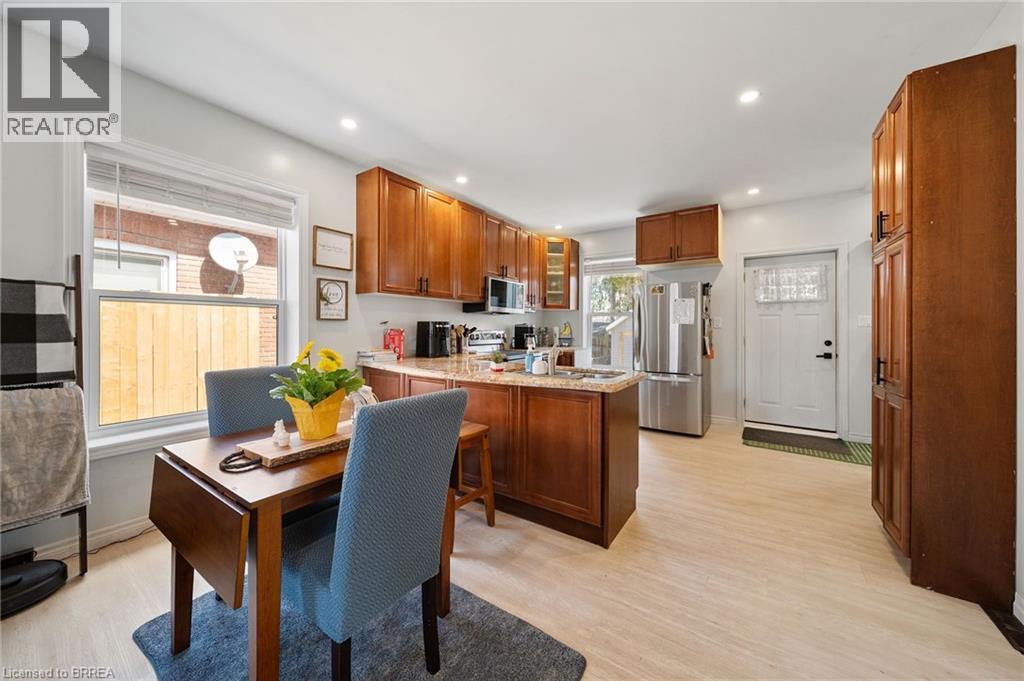 134 Superior Street, Brantford, Ontario  N3S 2L2 - Photo 10 - 40818561