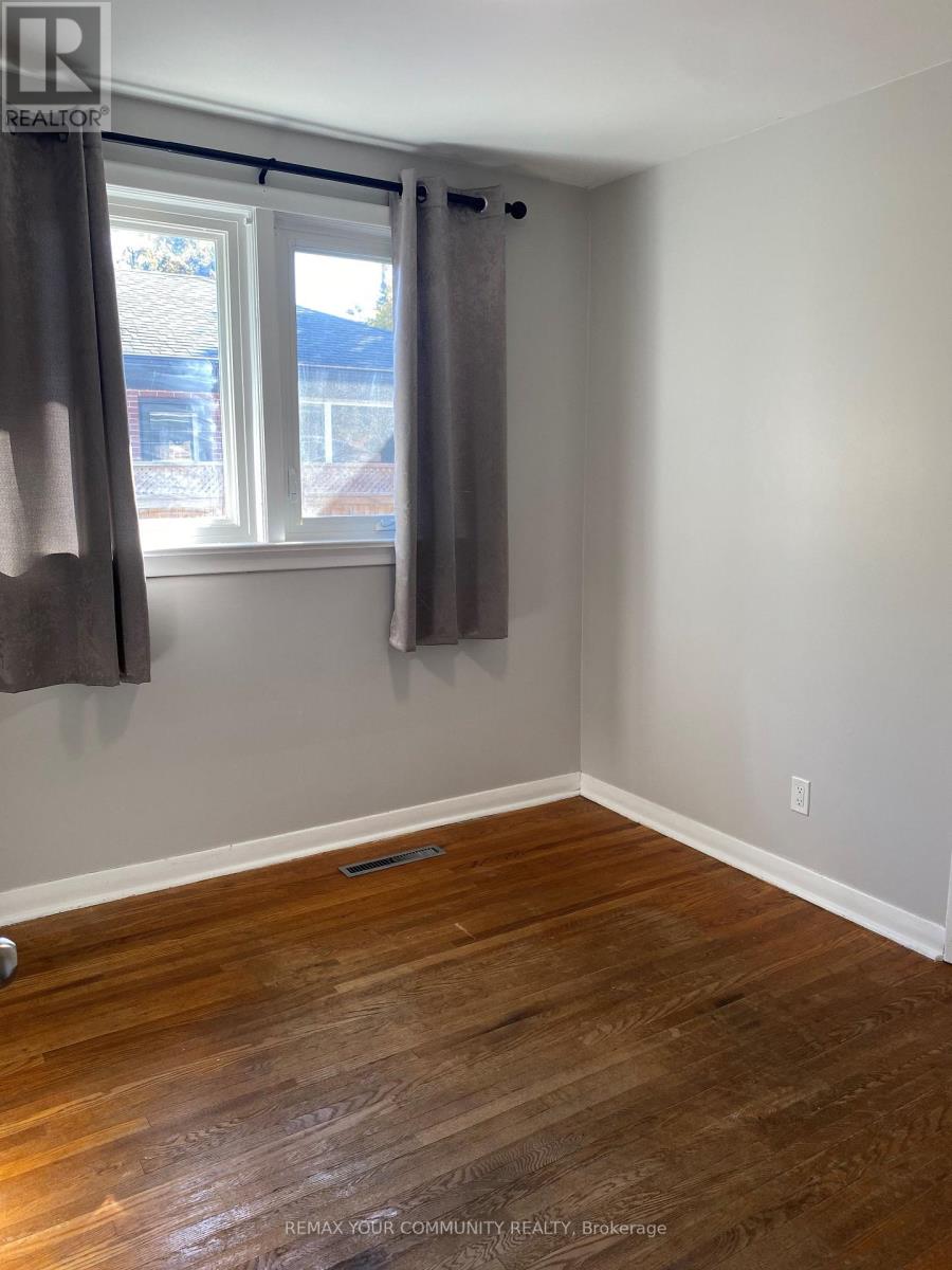 11 Oak Street, Barrie, Ontario  L4M 3V1 - Photo 7 - S12989848