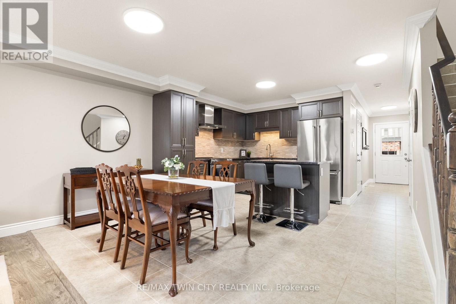 67 Meadowridge Street, Kitchener, Ontario  N2P 0E2 - Photo 11 - X12995246