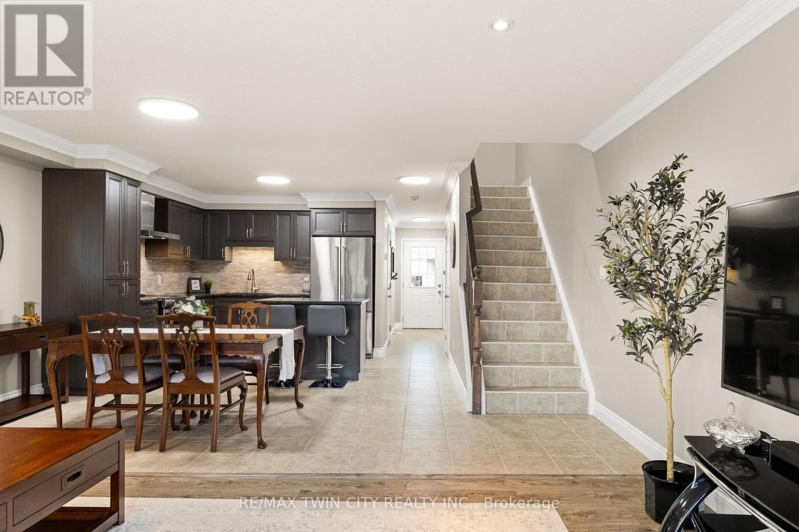 67 Meadowridge Street, Kitchener, Ontario  N2P 0E2 - Photo 12 - X12995246