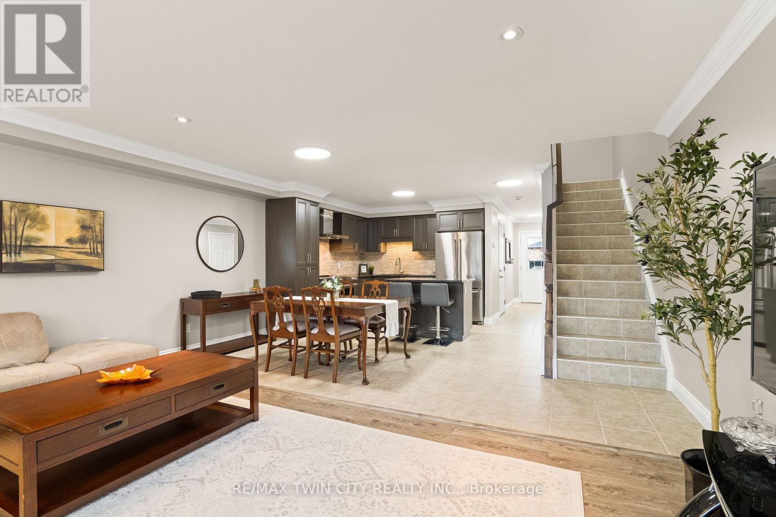 67 Meadowridge Street, Kitchener, Ontario  N2P 0E2 - Photo 13 - X12995246