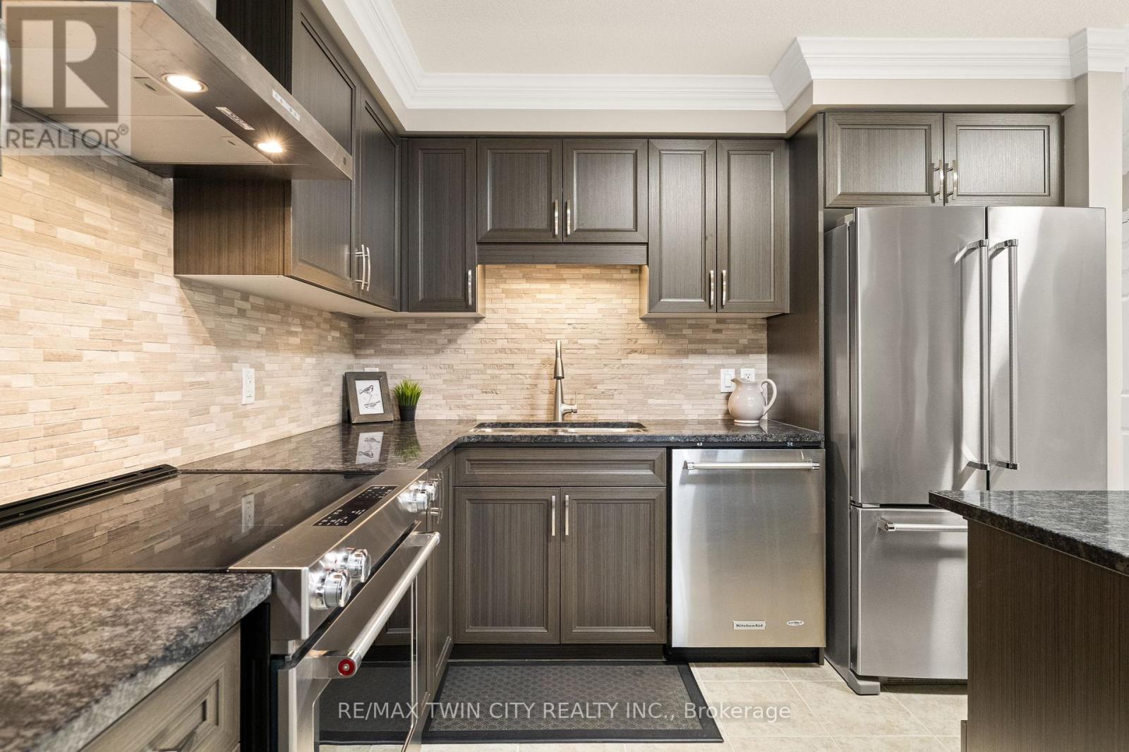 67 Meadowridge Street, Kitchener, Ontario  N2P 0E2 - Photo 9 - X12995246