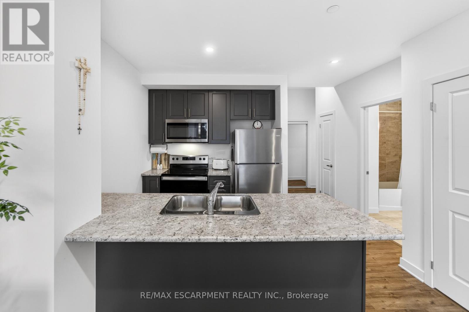 1213 - 460 Dundas Street E, Hamilton, Ontario  L8B 2A5 - Photo 14 - X12995308