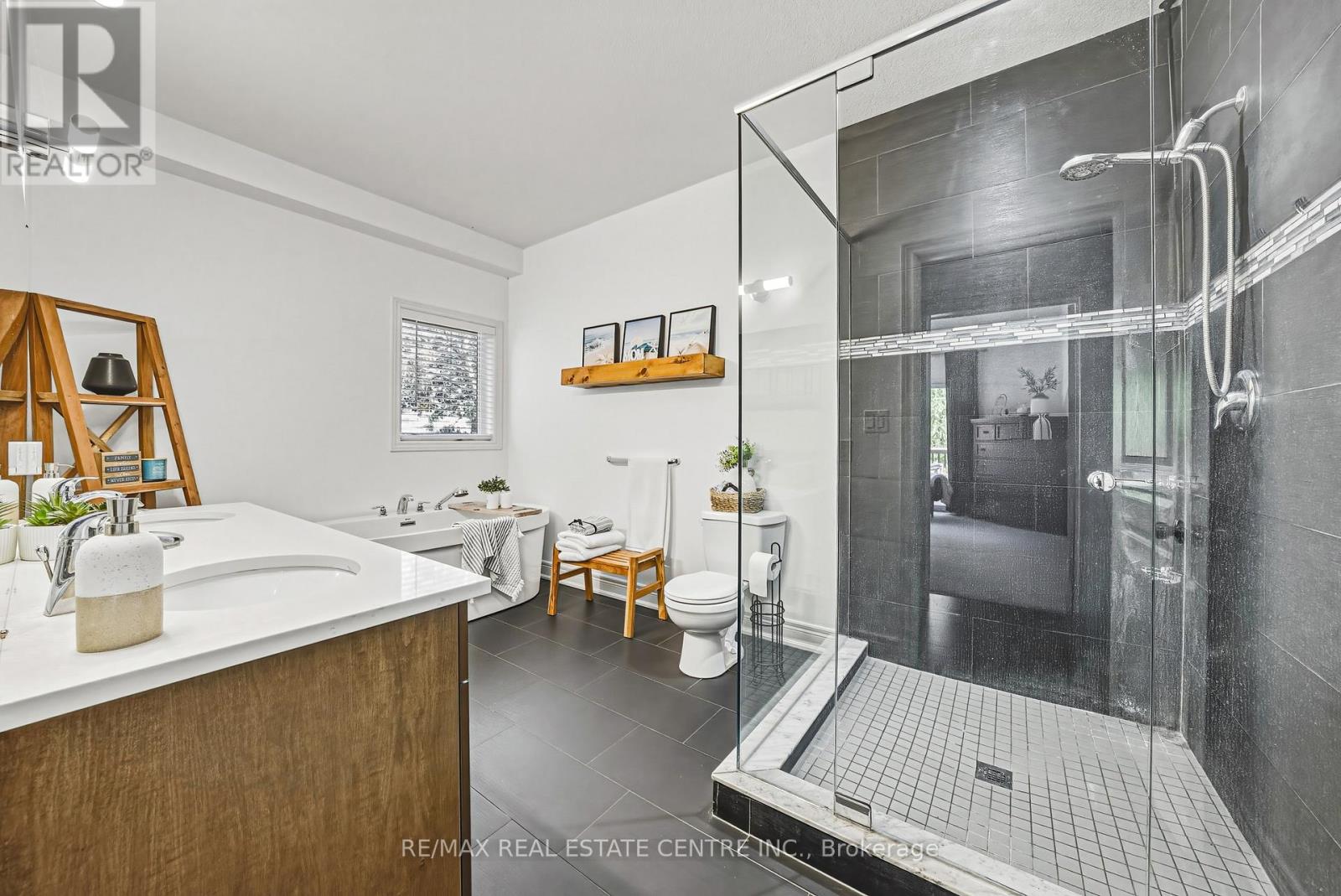 219 Walker Street, Cambridge, Ontario  N3C 2C4 - Photo 17 - X12995328