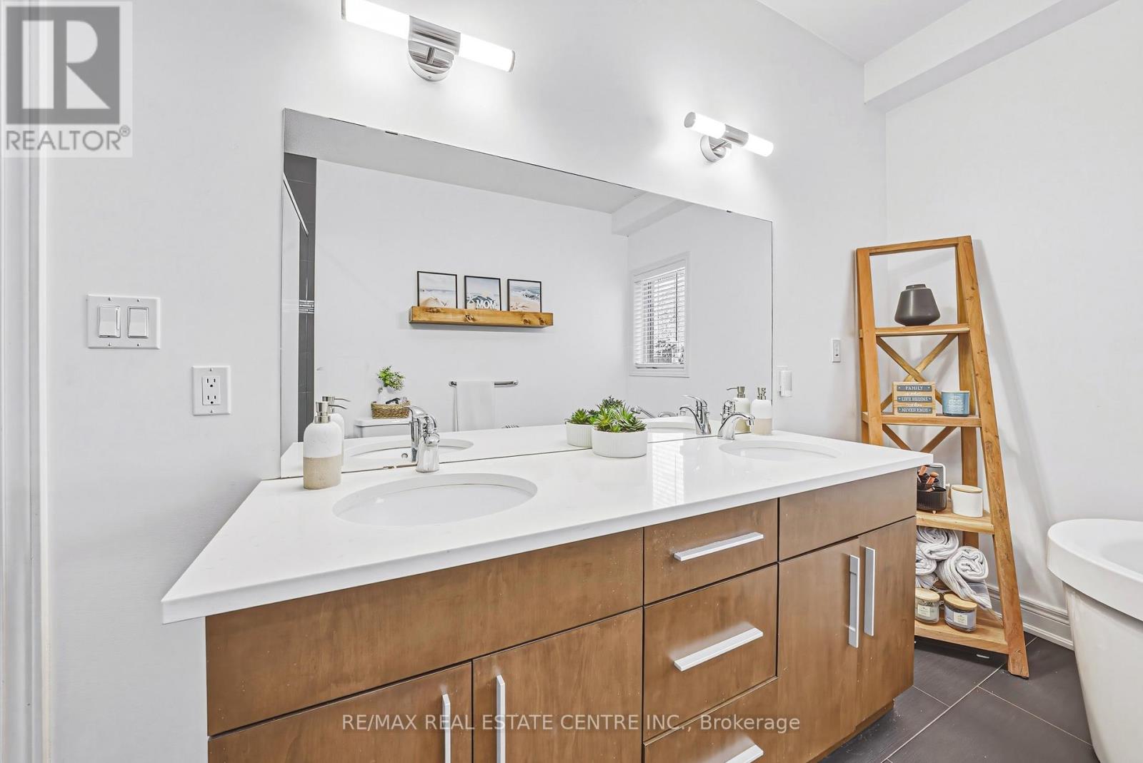 219 Walker Street, Cambridge, Ontario  N3C 2C4 - Photo 19 - X12995328