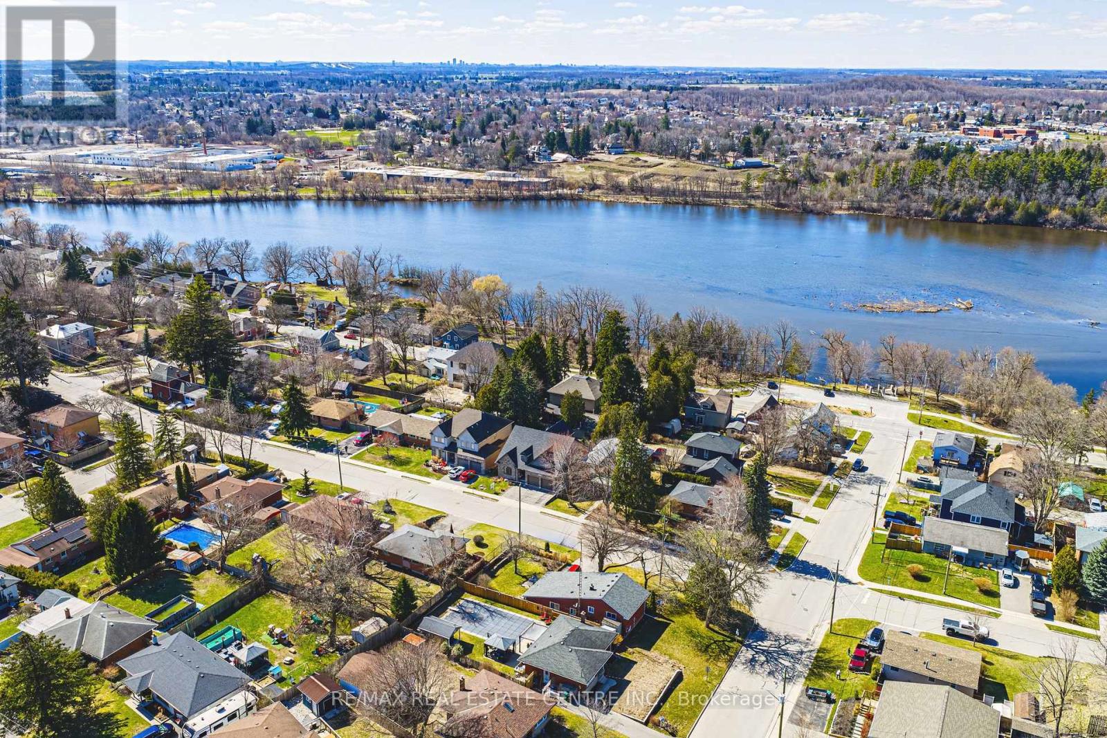 219 Walker Street, Cambridge, Ontario  N3C 2C4 - Photo 47 - X12995328