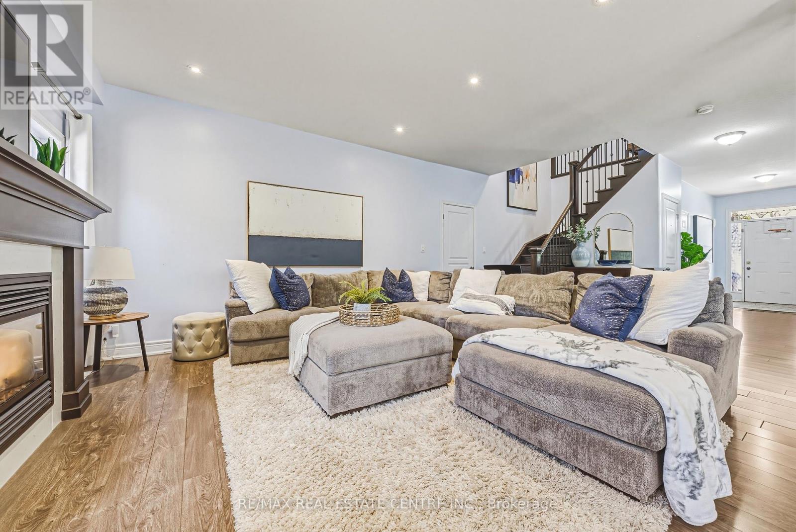 219 Walker Street, Cambridge, Ontario  N3C 2C4 - Photo 6 - X12995328