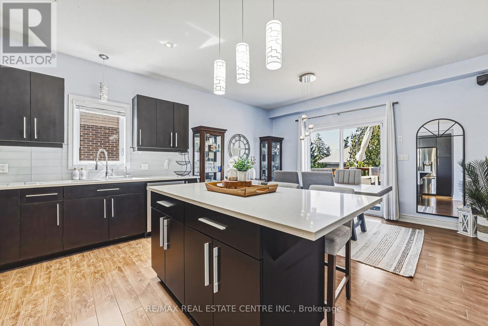 219 Walker Street, Cambridge, Ontario  N3C 2C4 - Photo 9 - X12995328