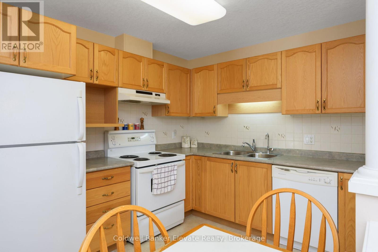 10 - 2705 Kingsway Drive, Kitchener, Ontario  N2C 2T2 - Photo 13 - X12995334