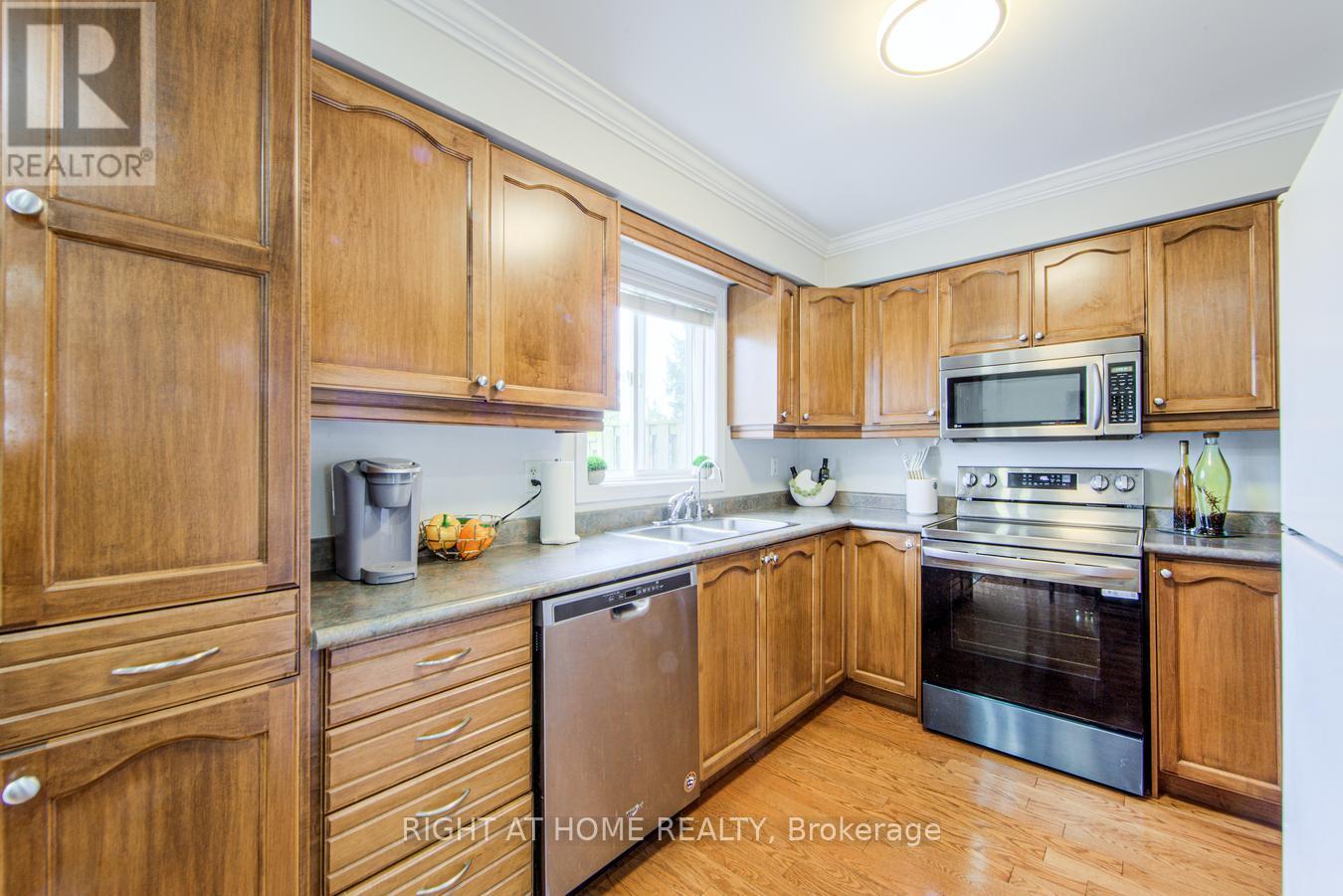 27 - 7 Southside Place, Hamilton, Ontario  L9C 7W6 - Photo 13 - X12995342