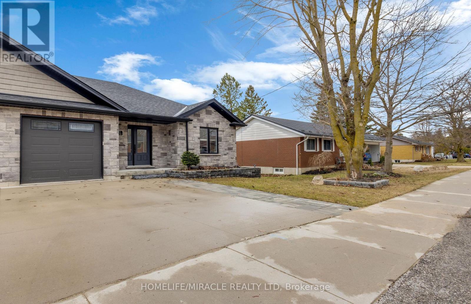 172 Miller Street, Wellington North, Ontario  N0G 2L3 - Photo 2 - X12995446