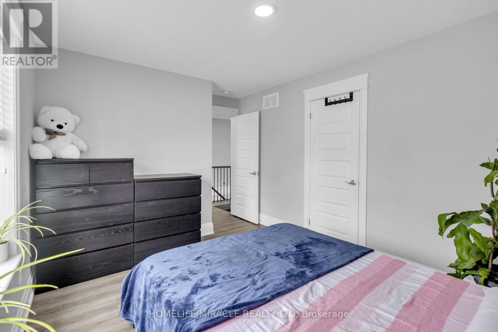 172 Miller Street, Wellington North, Ontario  N0G 2L3 - Photo 8 - X12995446