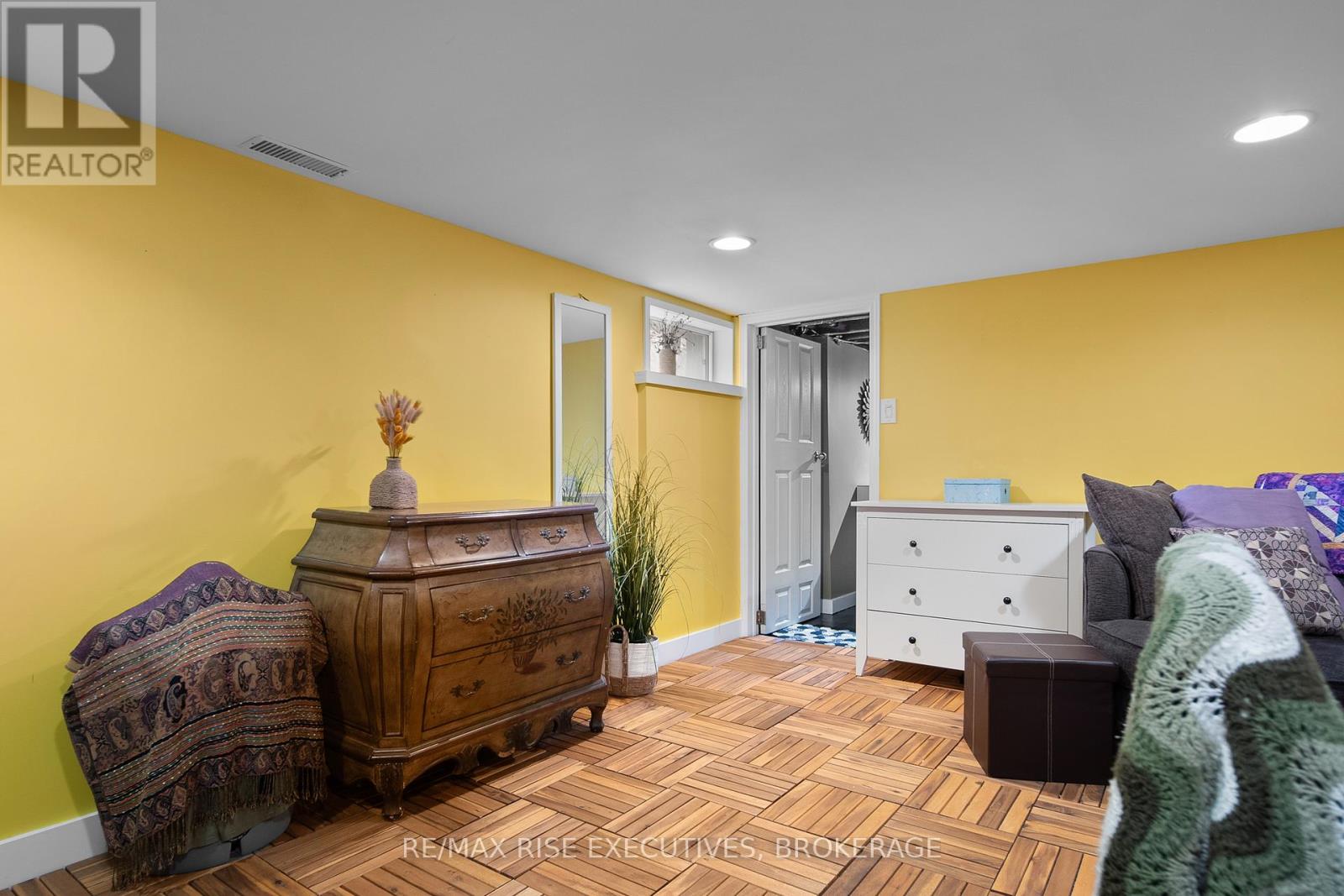 7 Scott Street, Kingston, Ontario K7L 1L3 - Photo 31 - X12995730