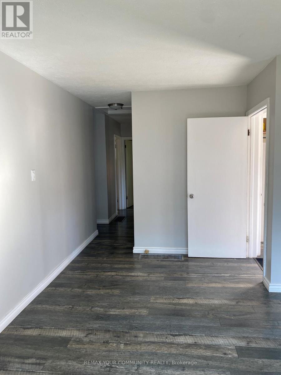 11 Oak Street, Barrie, Ontario  L4M 3V1 - Photo 4 - S12989848