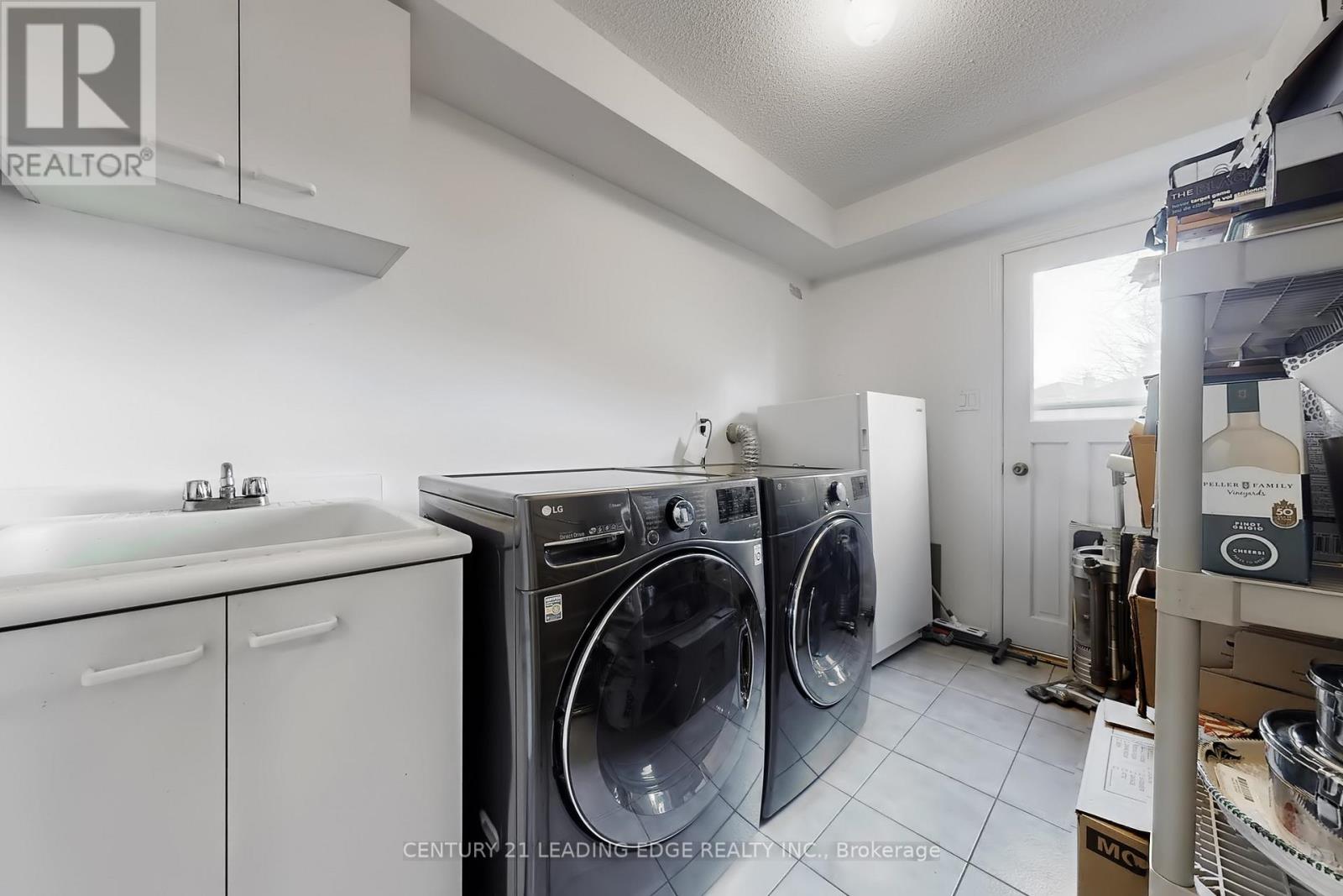 73 Hullrick Drive, Toronto (West Humber-Clairville), Ontario  M9W 6W6 - Photo 17 - W12973632