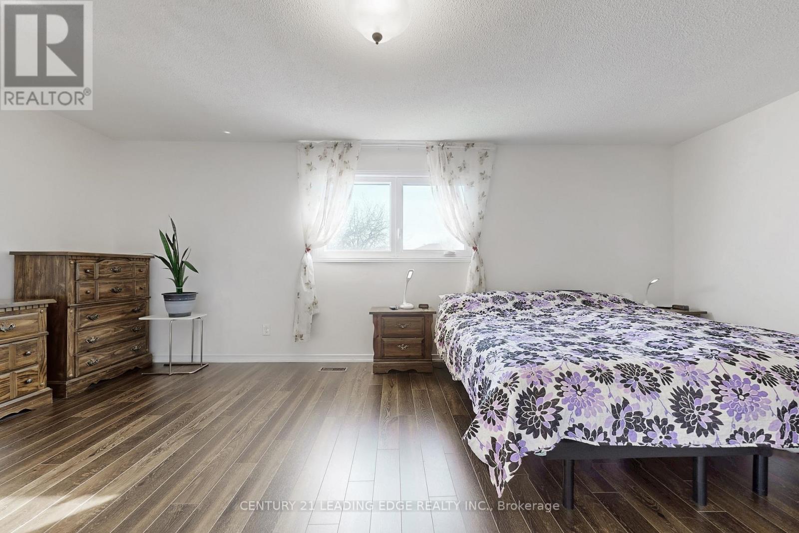 73 Hullrick Drive, Toronto (West Humber-Clairville), Ontario  M9W 6W6 - Photo 22 - W12973632