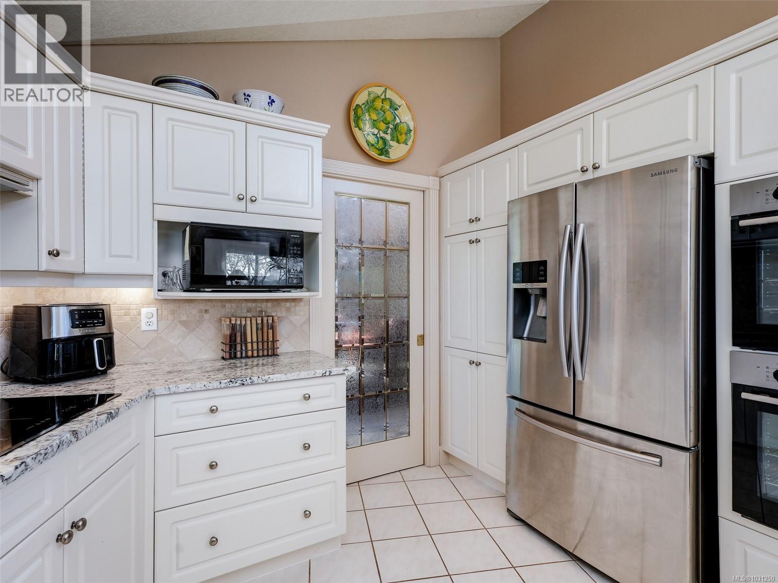 4329 Stoneywood Lane, Saanich, British Columbia  V8X 5C7 - Photo 7 - 1031250