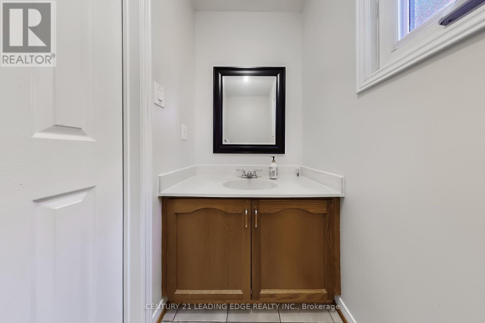 73 Hullrick Drive, Toronto (West Humber-Clairville), Ontario  M9W 6W6 - Photo 16 - W12973632