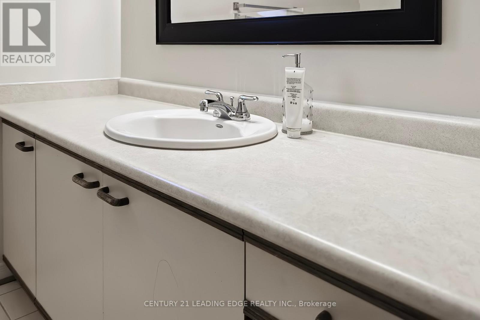 73 Hullrick Drive, Toronto (West Humber-Clairville), Ontario  M9W 6W6 - Photo 35 - W12973632