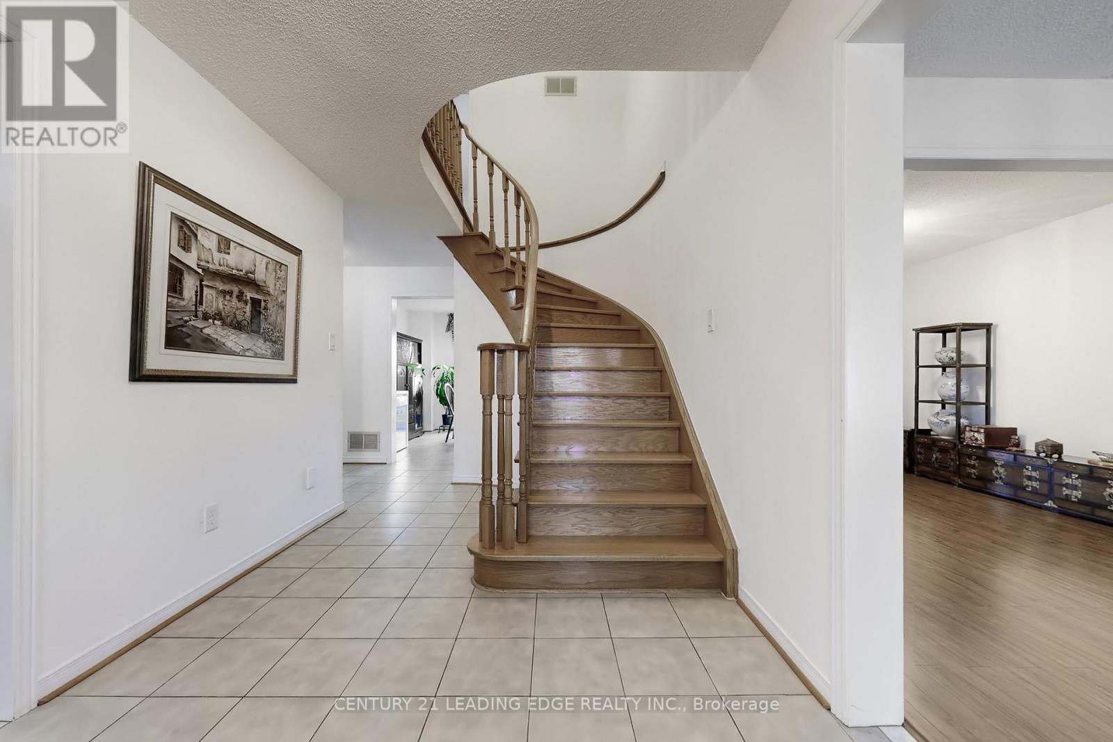 73 Hullrick Drive, Toronto (West Humber-Clairville), Ontario  M9W 6W6 - Photo 19 - W12973632