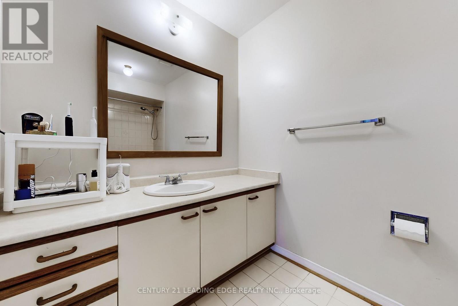 73 Hullrick Drive, Toronto (West Humber-Clairville), Ontario  M9W 6W6 - Photo 24 - W12973632