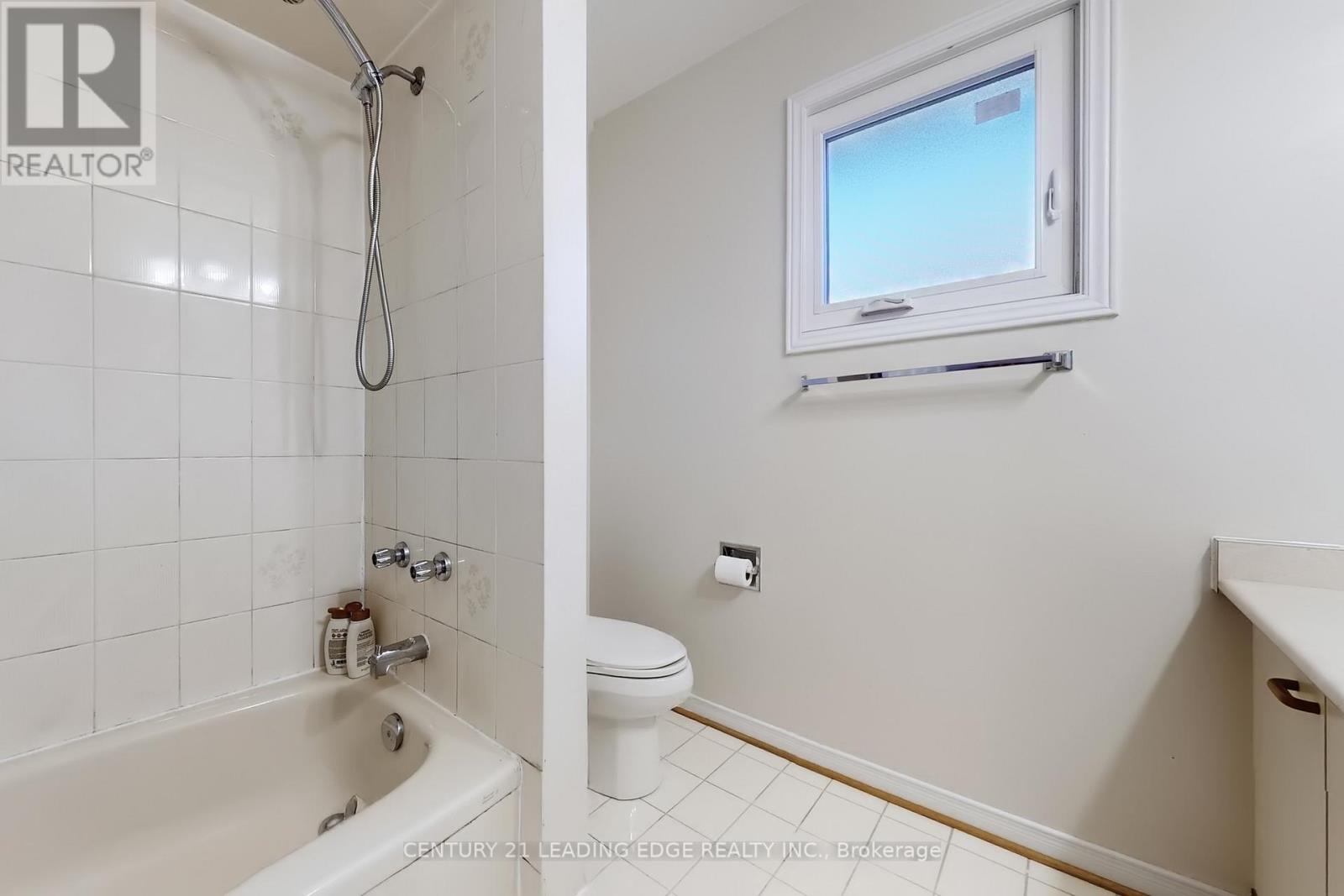 73 Hullrick Drive, Toronto (West Humber-Clairville), Ontario  M9W 6W6 - Photo 34 - W12973632