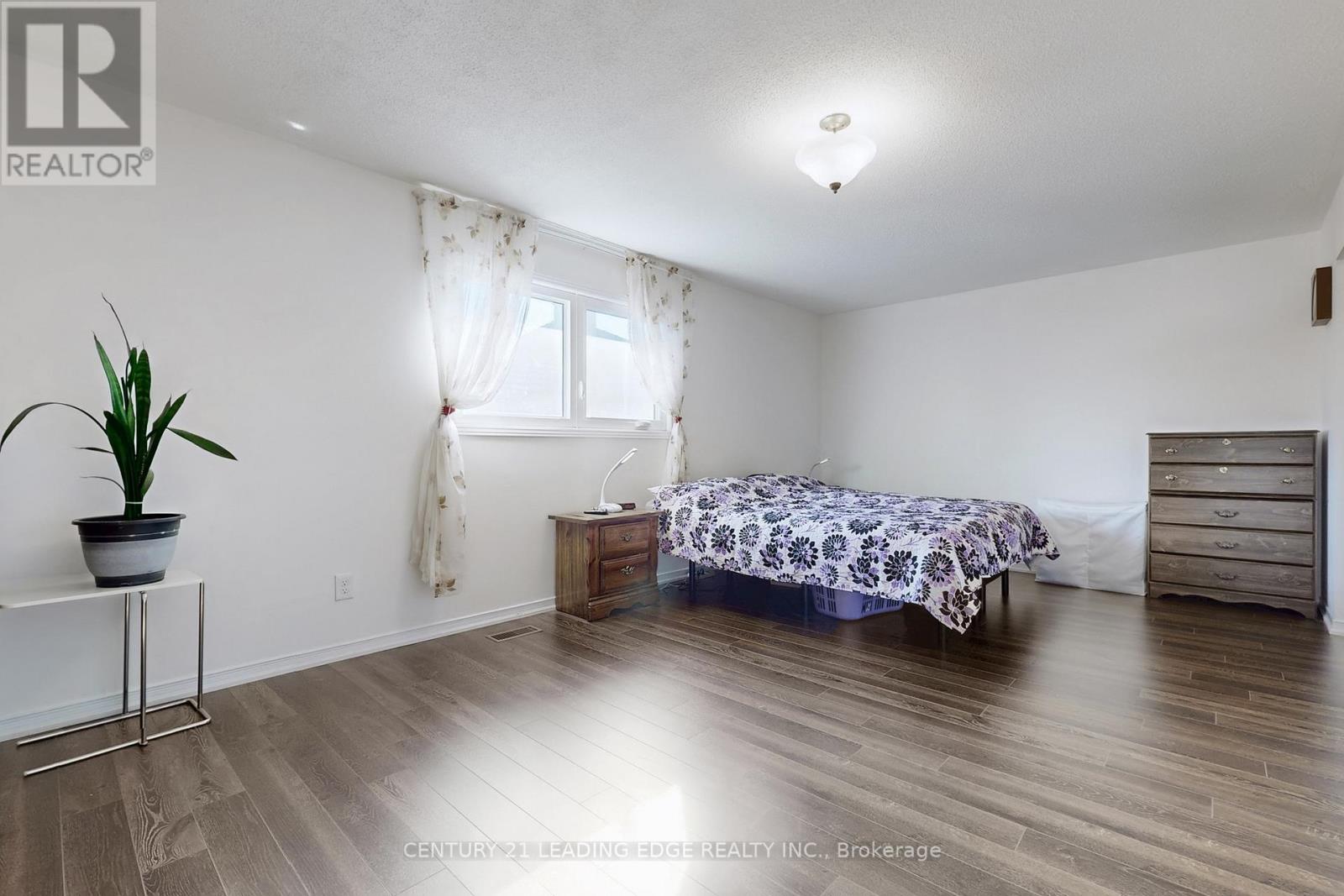 73 Hullrick Drive, Toronto (West Humber-Clairville), Ontario  M9W 6W6 - Photo 21 - W12973632