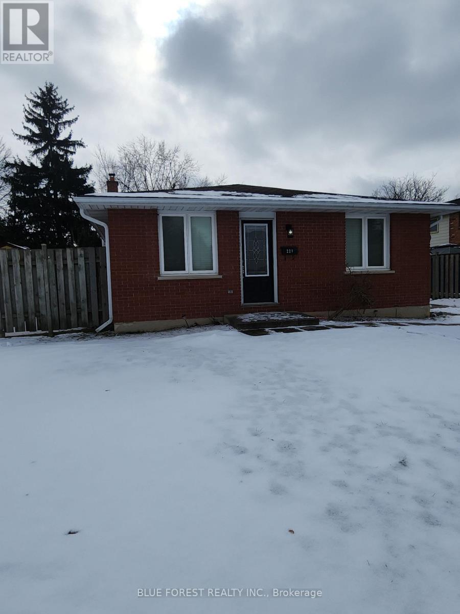 221 Admiral Drive, London East, Ontario  N5V 1H9 - Photo 2 - X12995694