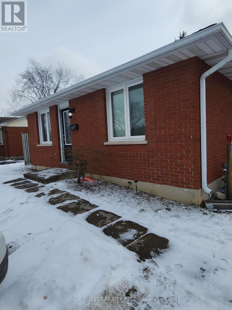 221 Admiral Drive, London East, Ontario  N5V 1H9 - Photo 3 - X12995694