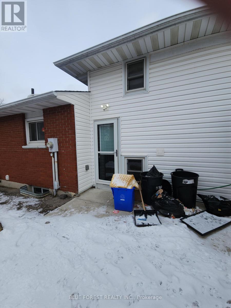 221 Admiral Drive, London East, Ontario  N5V 1H9 - Photo 4 - X12995694