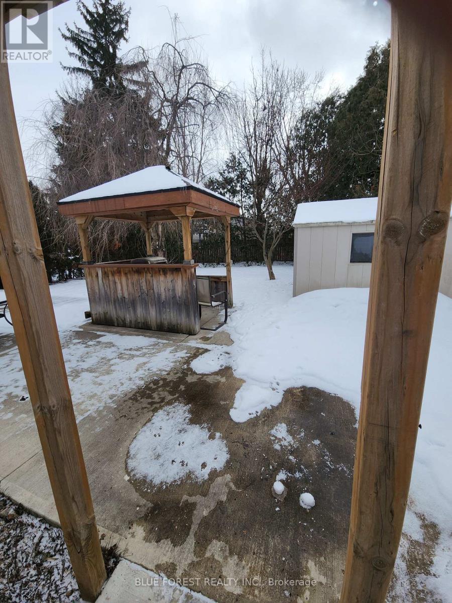 221 Admiral Drive, London East, Ontario  N5V 1H9 - Photo 5 - X12995694