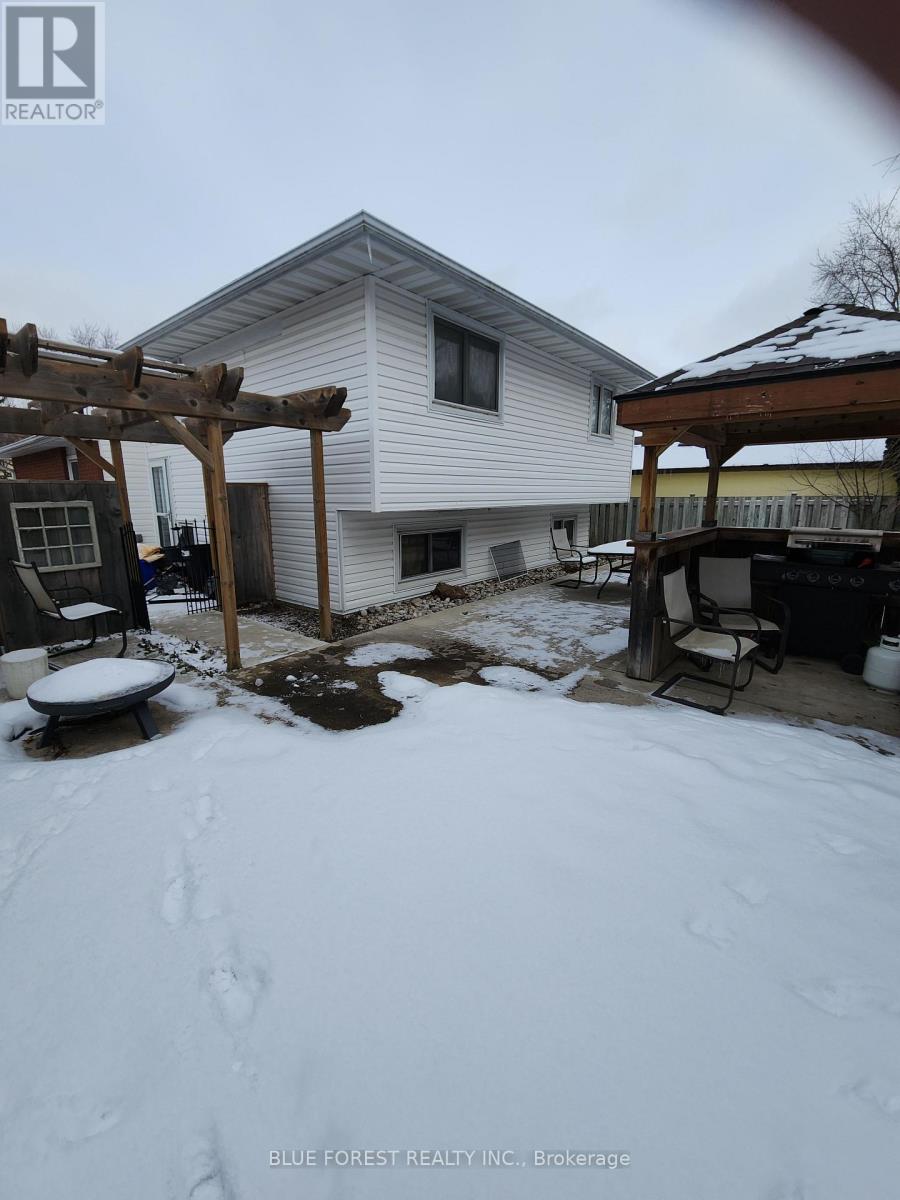 221 Admiral Drive, London East, Ontario  N5V 1H9 - Photo 6 - X12995694