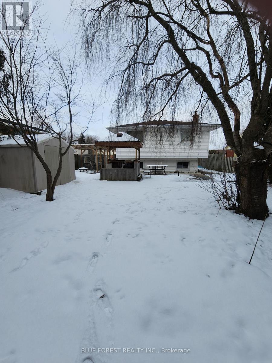 221 Admiral Drive, London East, Ontario  N5V 1H9 - Photo 8 - X12995694