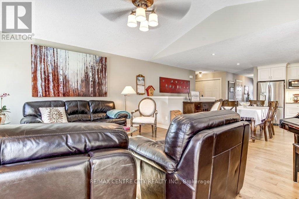 67 Peach Tree Boulevard, St. Thomas, Ontario  N5R 0C1 - Photo 10 - X12995732