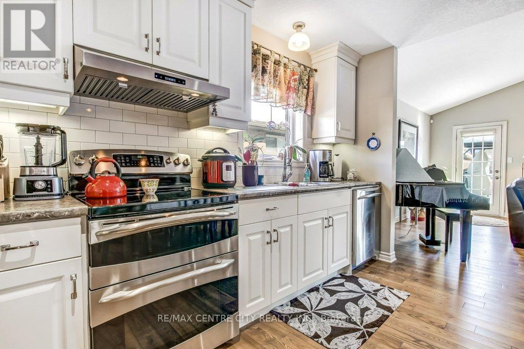 67 Peach Tree Boulevard, St. Thomas, Ontario  N5R 0C1 - Photo 8 - X12995732