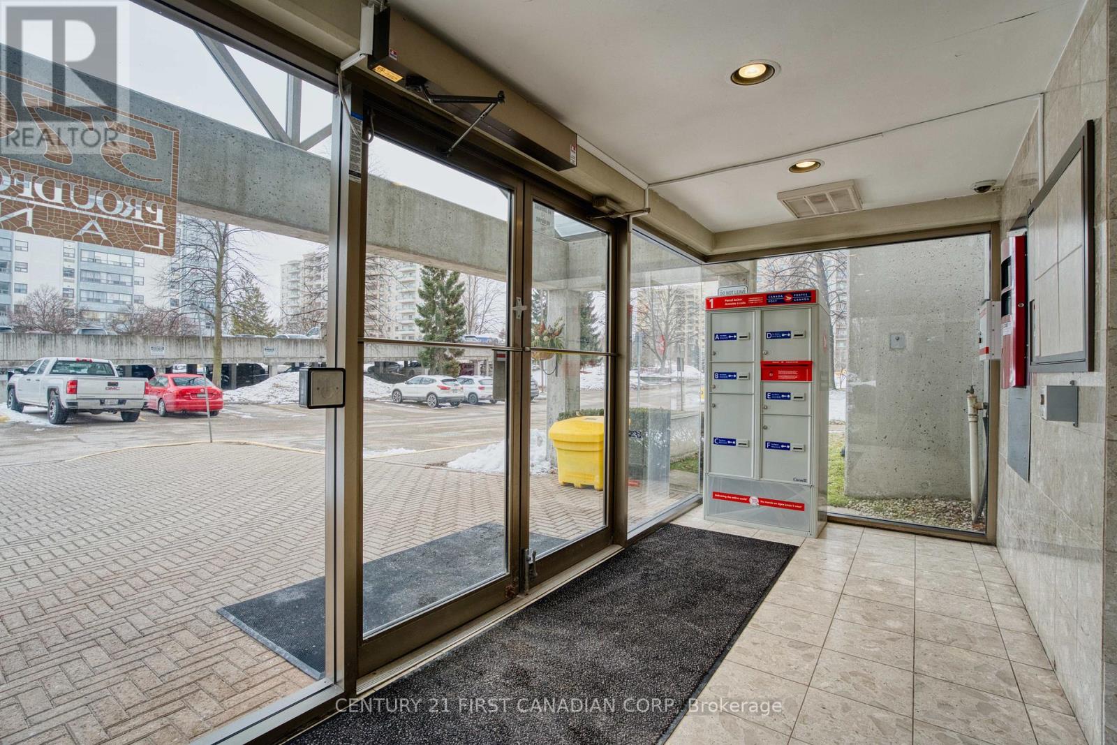 912 - 570 Proudfoot Lane, London North, Ontario  N6H 4Z1 - Photo 4 - X12995746