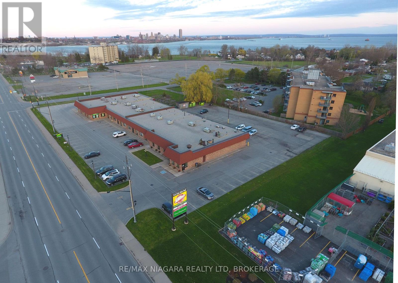 7 - 224 Garrison Road, Fort Erie, Ontario  L2A 1M7 - Photo 5 - X12854560