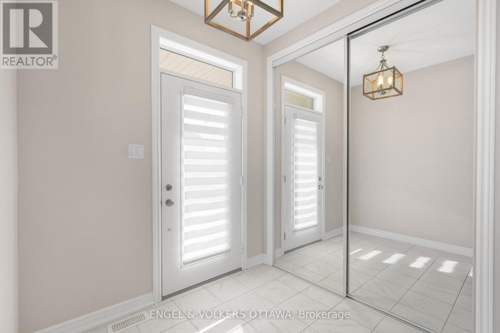 272 Meynell Road, Ottawa, Ontario K0A 2Z0 - Photo 2 - X12995472