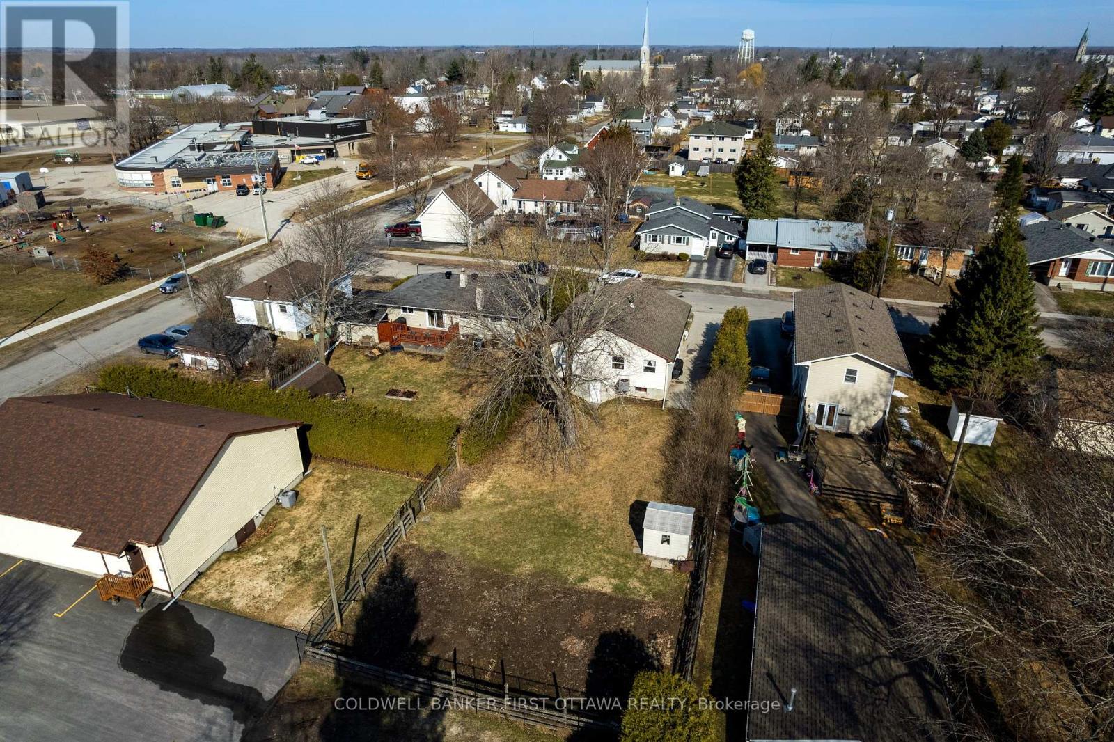 50 Robinson Street, Perth, Ontario K7H 2E8 - Photo 6 - X12995556