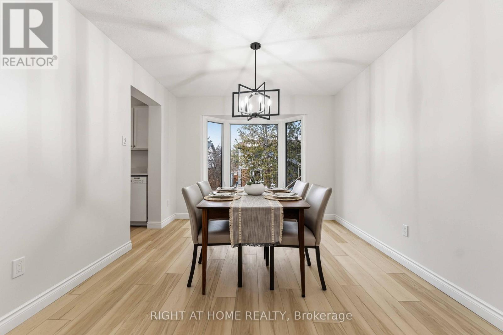 27 Mcclure Crescent, Ottawa, Ontario  K2L 2H1 - Photo 15 - X12995750