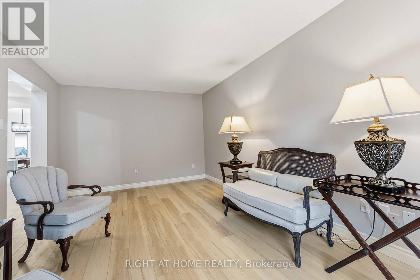 27 Mcclure Crescent, Ottawa, Ontario  K2L 2H1 - Photo 9 - X12995750