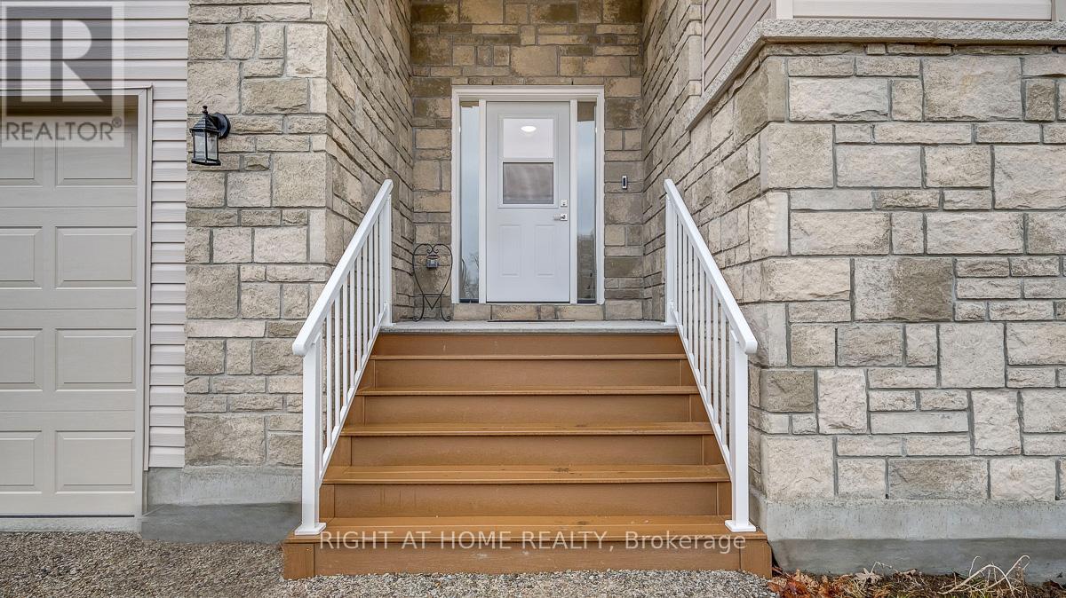 268 Boyds Road, Lanark Highlands, Ontario  K7C 0C5 - Photo 4 - X12995758