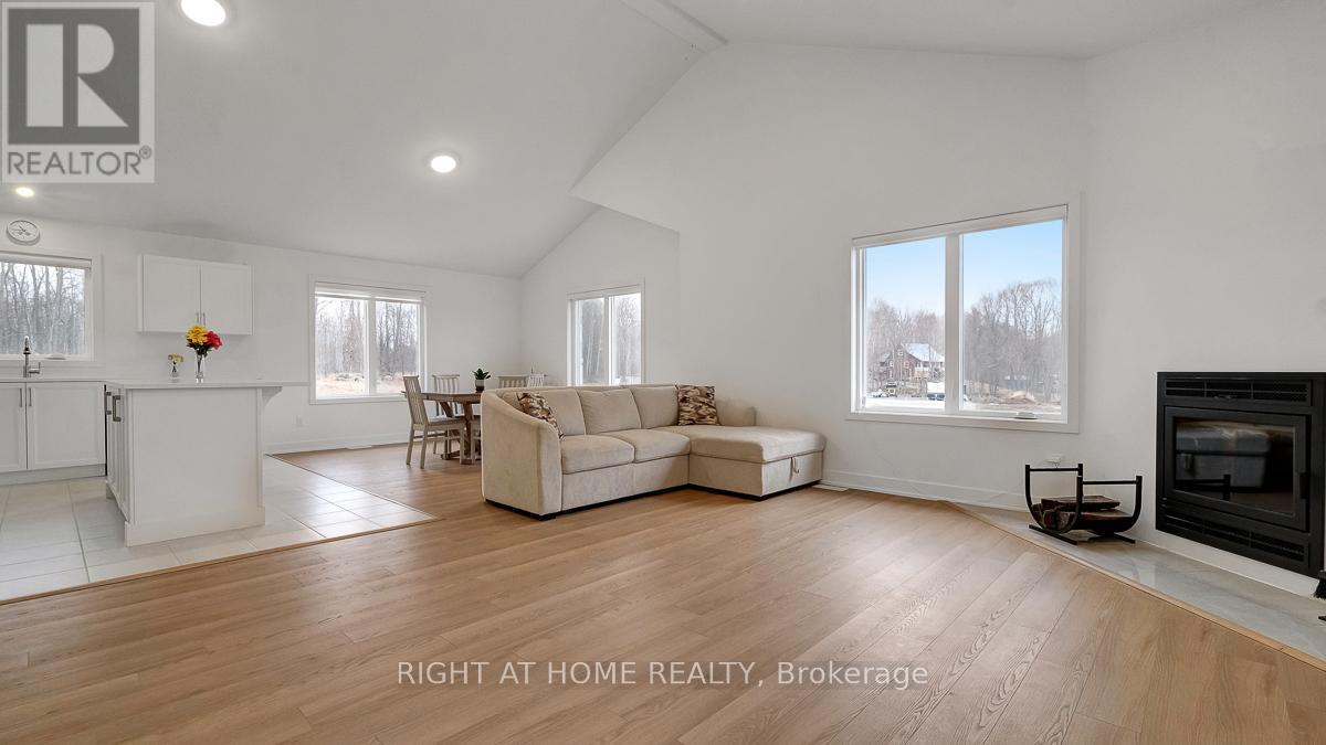 268 Boyds Road, Lanark Highlands, Ontario  K7C 0C5 - Photo 9 - X12995758