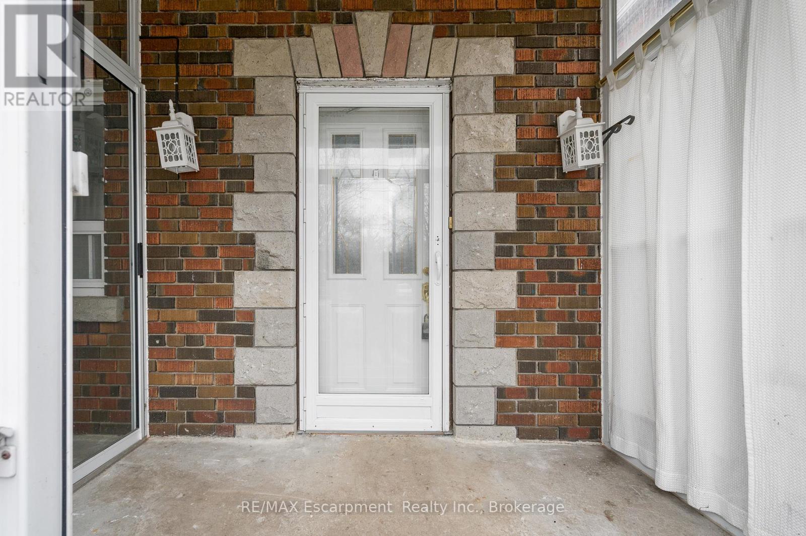 751 Eglinton Avenue E, Toronto, Ontario  M4G 2K8 - Photo 3 - C12995484