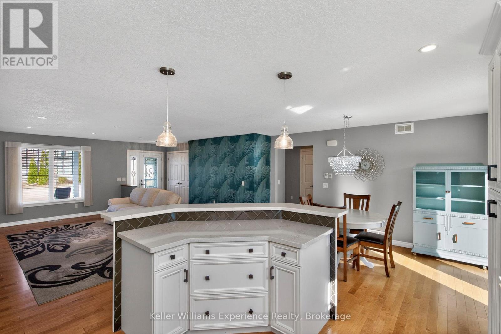 1 Gidley Court, Penetanguishene, Ontario  L9M 0A7 - Photo 10 - S12995722