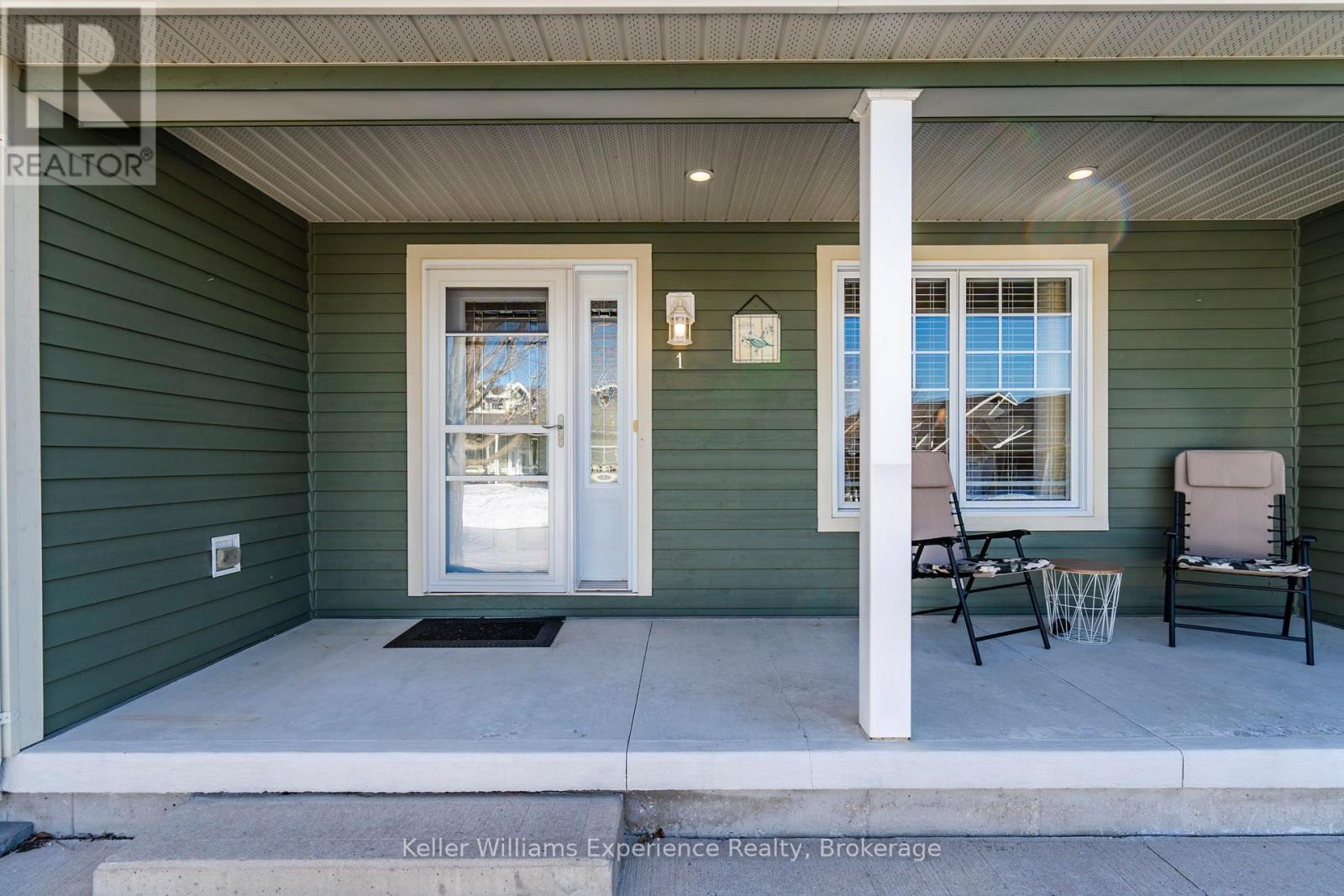 1 Gidley Court, Penetanguishene, Ontario  L9M 0A7 - Photo 3 - S12995722