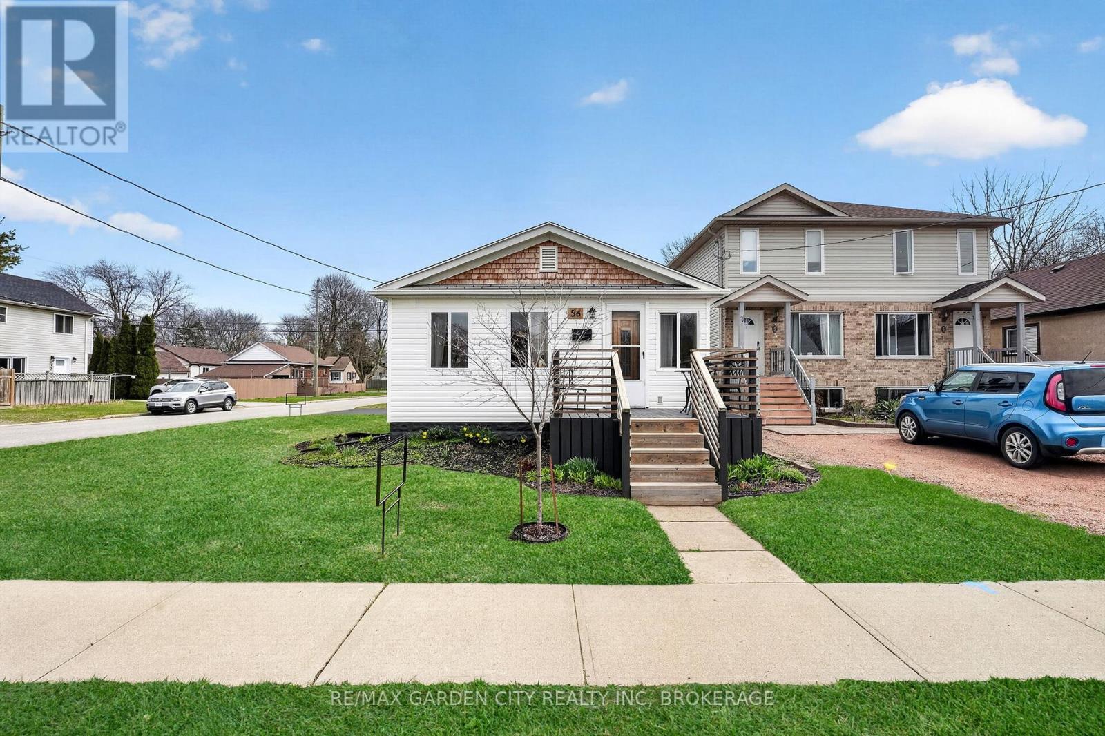 56 Margery Avenue, St. Catharines, Ontario  L2R 6J8 - Photo 2 - X12995628