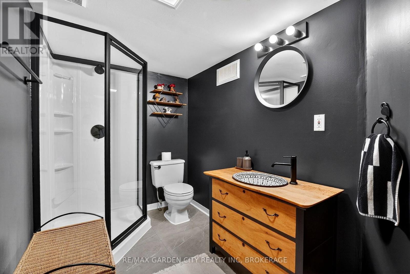 56 Margery Avenue, St. Catharines, Ontario  L2R 6J8 - Photo 29 - X12995628